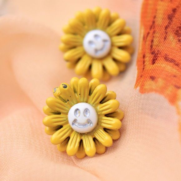 🌺Daisy sweet cute Sunflower smile face stud earring - Picture 9 of 11